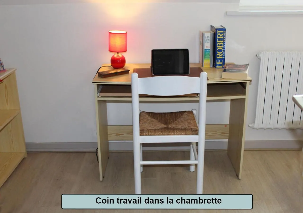 Дом отдыха Gite Entre Paimpol Brehat Et Perros Guirec Cote De Granit Rose Vue Terre Mer Plouguiel Франция